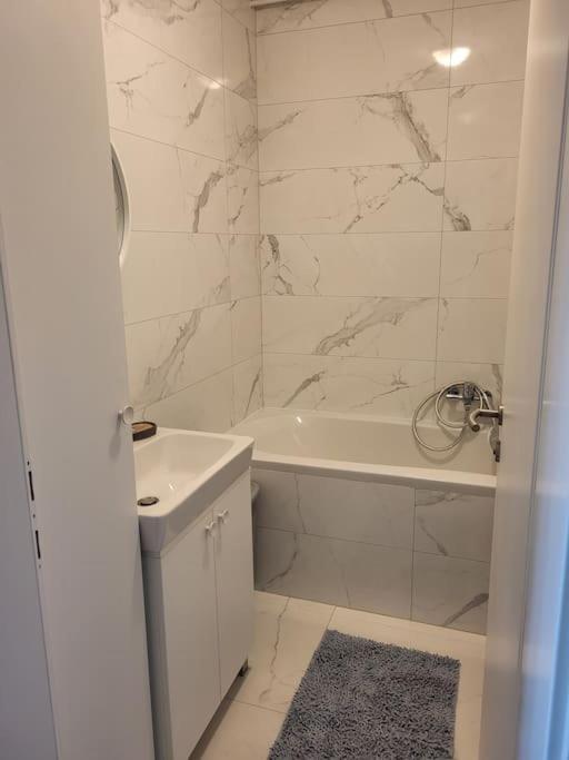 Novoureden Stan Appartement Velika Gorica Buitenkant foto