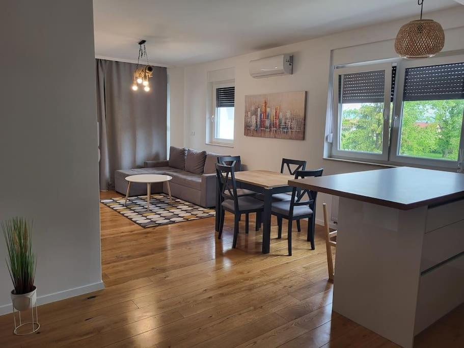 Novoureden Stan Appartement Velika Gorica Buitenkant foto