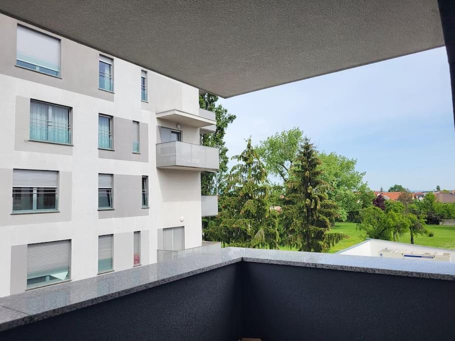 Novoureden Stan Appartement Velika Gorica Buitenkant foto